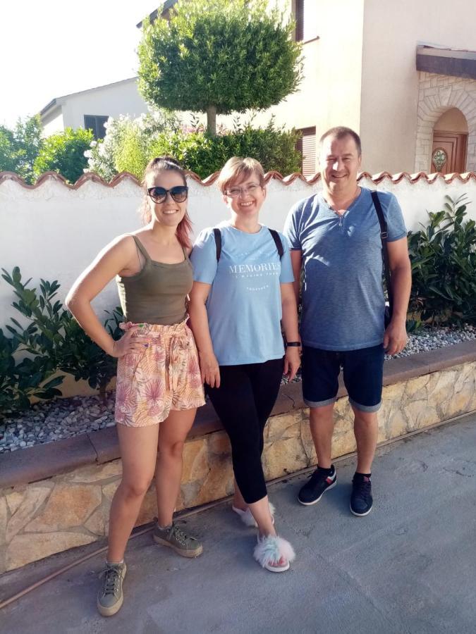 Apartmani Alma Pula Exteriör bild