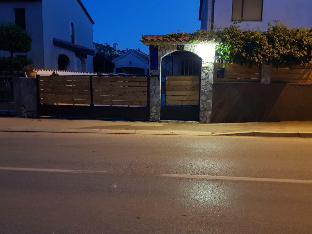 Apartmani Alma Pula Exteriör bild